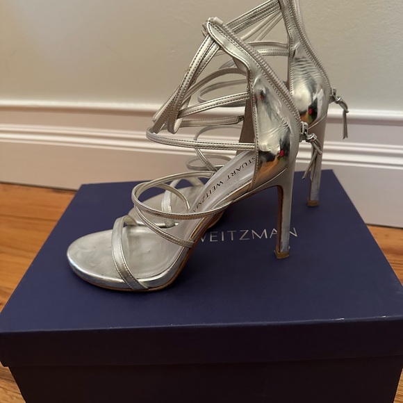 Stuart Weitzman MYEXSONG 4in Heels Silver Sz 5 - Picture 8 of 8